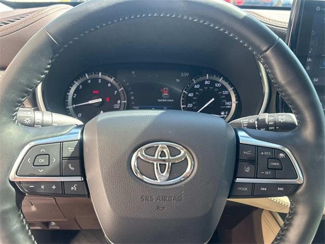 used 2021 Toyota Highlander car, priced at $34,595