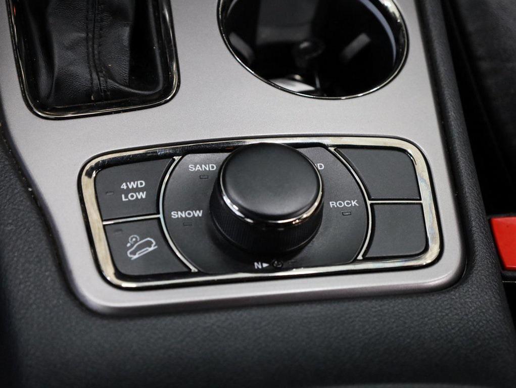 used 2020 Jeep Grand Cherokee car, priced at $29,900