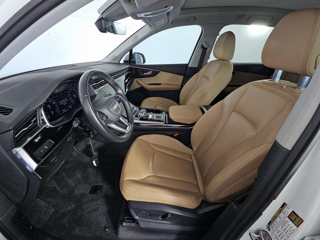 used 2020 Audi Q7 car, priced at $27,135