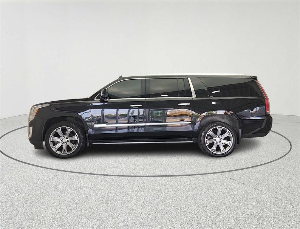 used 2020 Cadillac Escalade ESV car, priced at $30,995