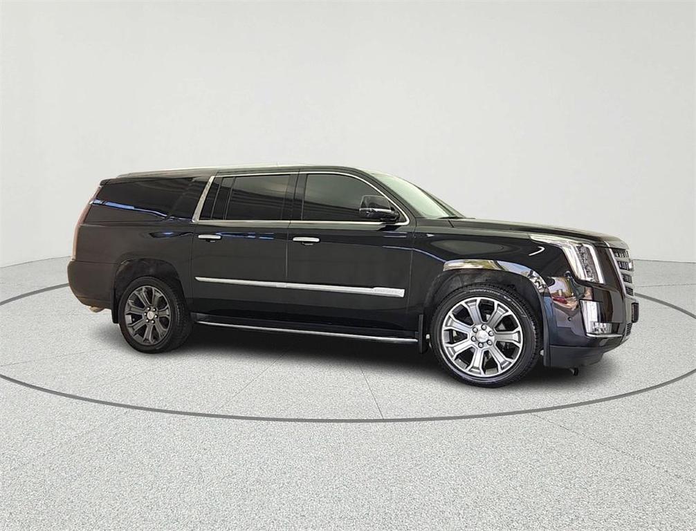 used 2020 Cadillac Escalade ESV car, priced at $30,995