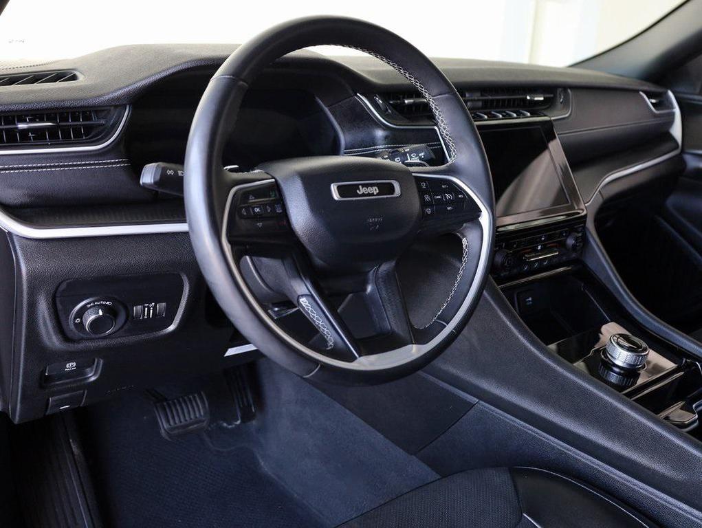 used 2023 Jeep Grand Cherokee car, priced at $28,995