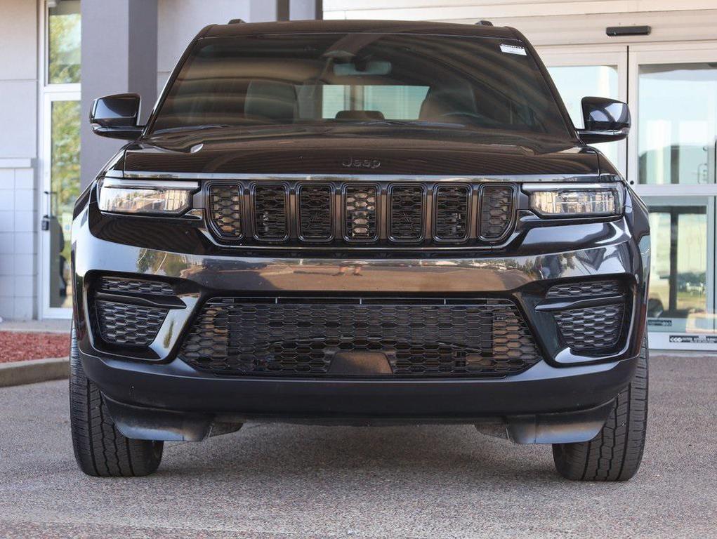 used 2023 Jeep Grand Cherokee car, priced at $28,995