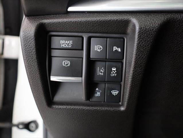 used 2020 Acura MDX car, priced at $28,000