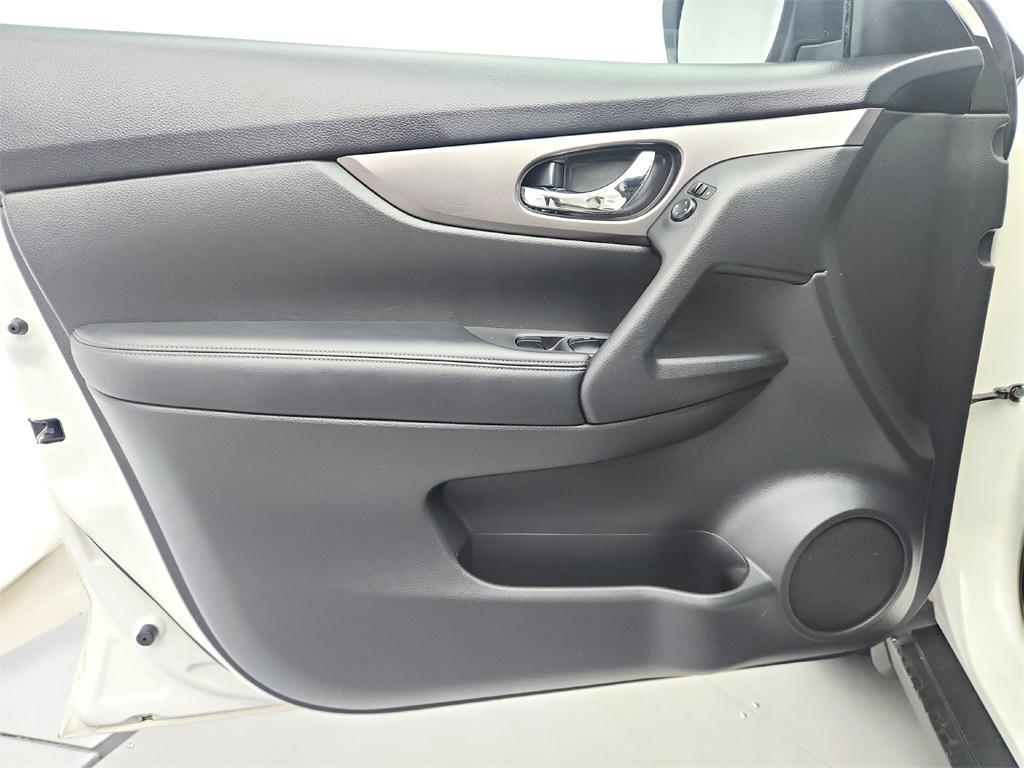 used 2016 Nissan Rogue car, priced at $12,499