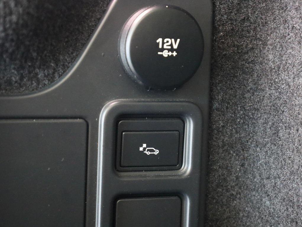 used 2019 Land Rover Discovery car, priced at $19,900