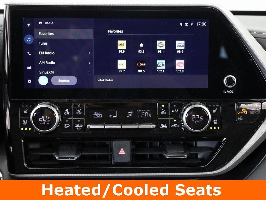 used 2023 Toyota Highlander Hybrid car, priced at $46,999