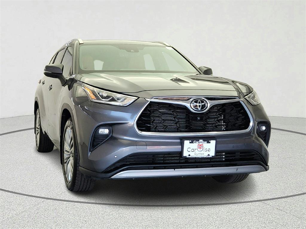 used 2022 Toyota Highlander car, priced at $35,797
