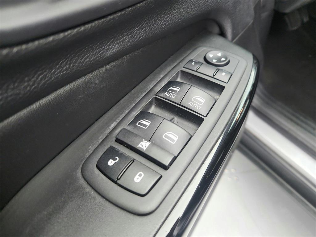 used 2019 Jeep Cherokee car, priced at $16,995