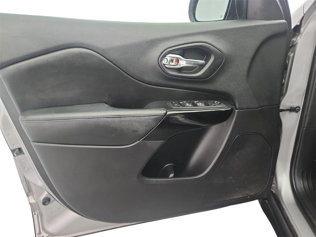 used 2019 Jeep Cherokee car, priced at $16,995