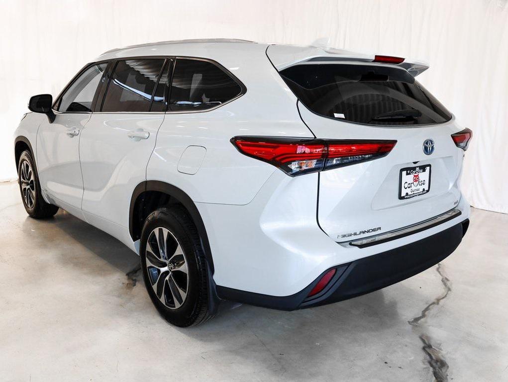 used 2022 Toyota Highlander Hybrid car, priced at $43,125