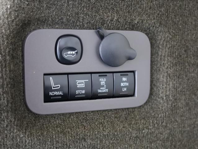 used 2016 Lincoln MKT car, priced at $14,500