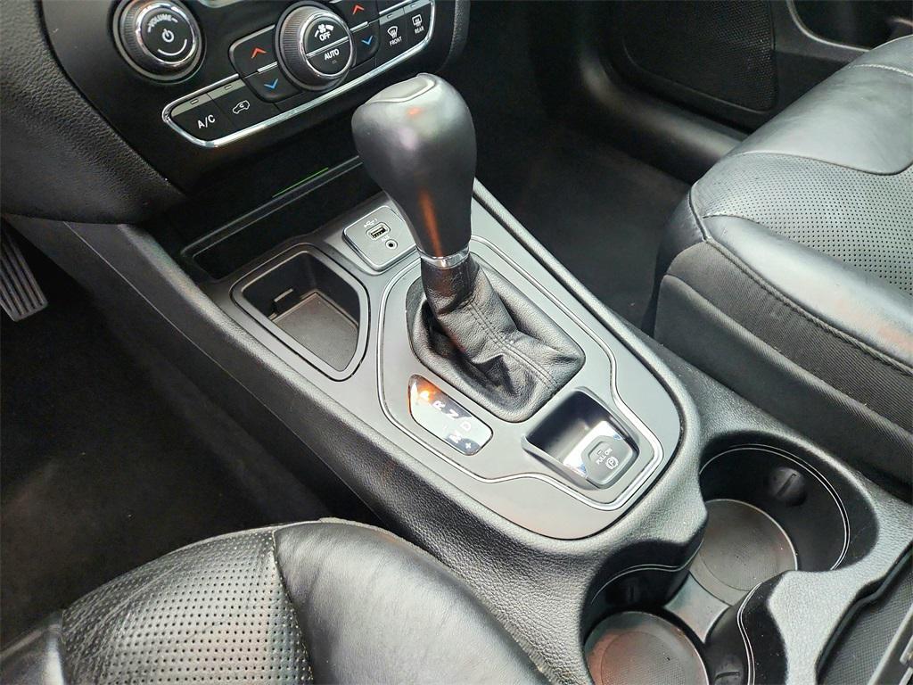 used 2021 Jeep Cherokee car, priced at $15,998