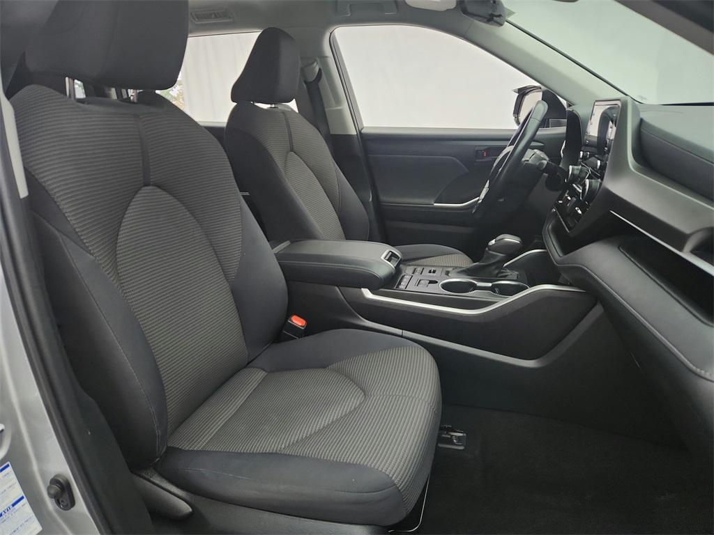 used 2021 Toyota Highlander car, priced at $24,995