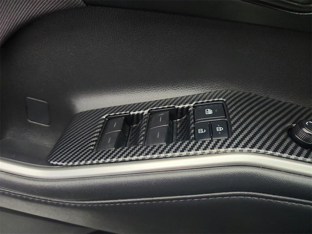 used 2021 Toyota Highlander car, priced at $24,995