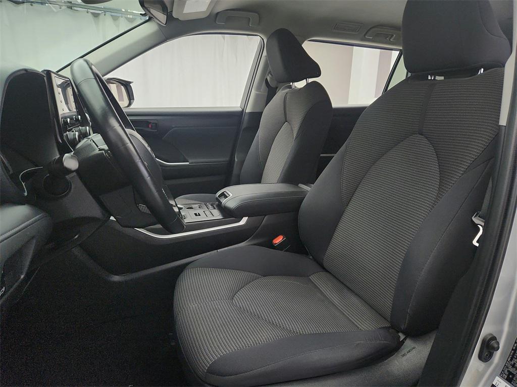 used 2021 Toyota Highlander car, priced at $24,995