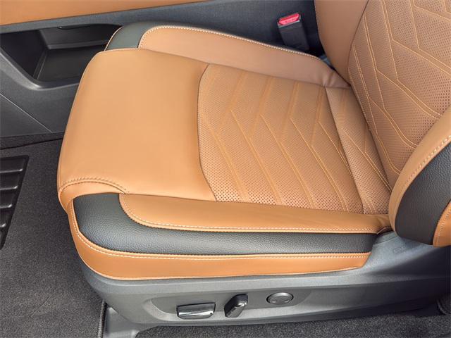 new 2025 Nissan Pathfinder car, priced at $45,981