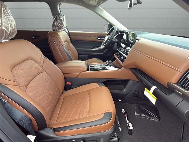 new 2025 Nissan Pathfinder car, priced at $45,981