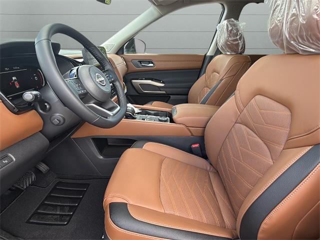 new 2025 Nissan Pathfinder car, priced at $45,981