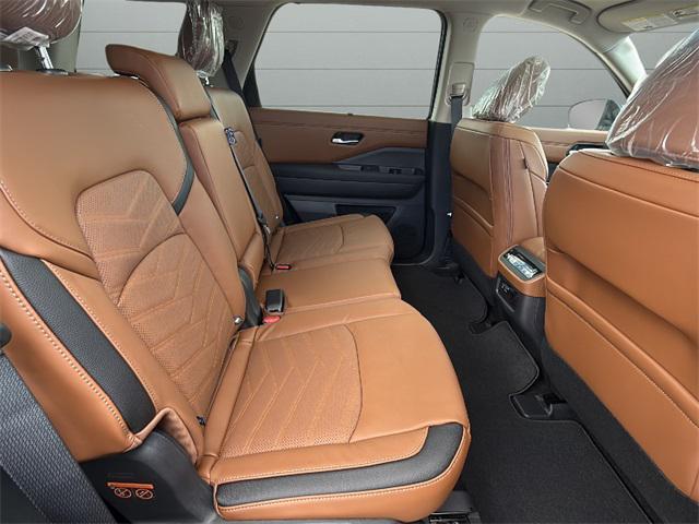 new 2025 Nissan Pathfinder car, priced at $45,981