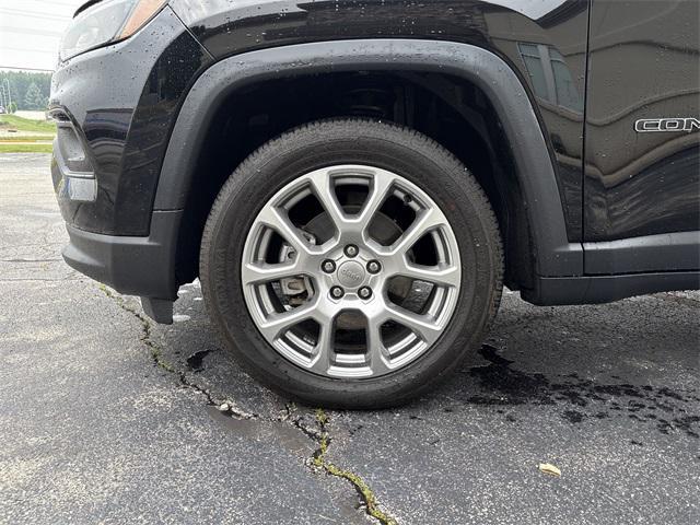 used 2022 Jeep Compass car, priced at $20,000