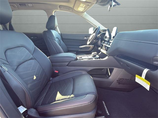 new 2025 Nissan Pathfinder car, priced at $47,315