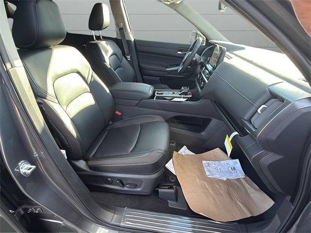 new 2025 Nissan Pathfinder car, priced at $37,365