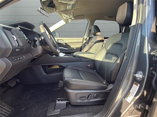 new 2025 Nissan Pathfinder car, priced at $37,365