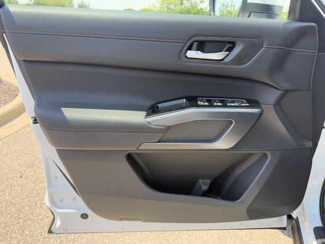 new 2025 Nissan Pathfinder car, priced at $41,989