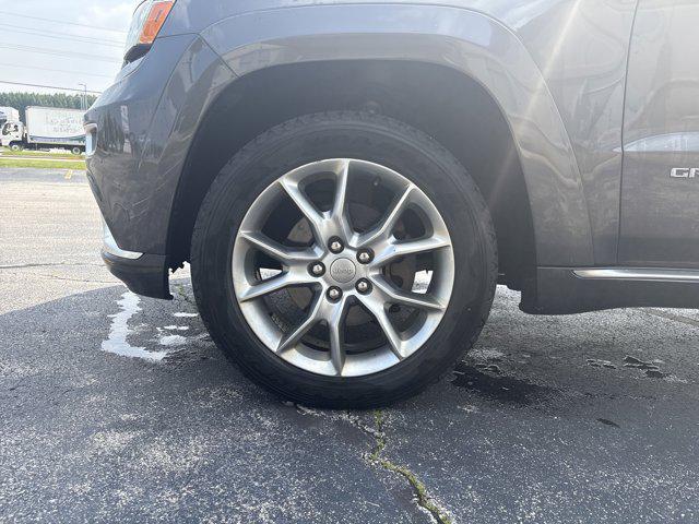 used 2016 Jeep Grand Cherokee car, priced at $13,904