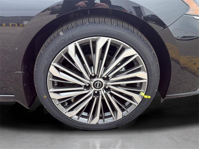 new 2025 Nissan Altima car, priced at $32,328