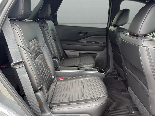 new 2025 Nissan Pathfinder car, priced at $39,607