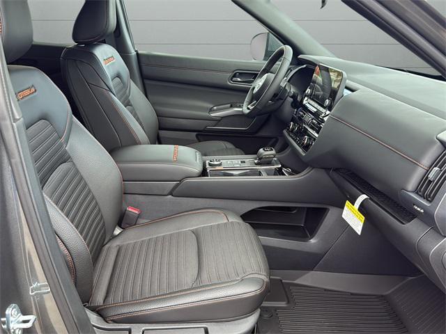 new 2025 Nissan Pathfinder car, priced at $39,607
