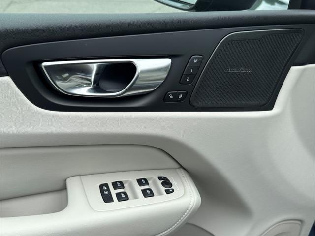 new 2025 Volvo XC60 car, priced at $60,460