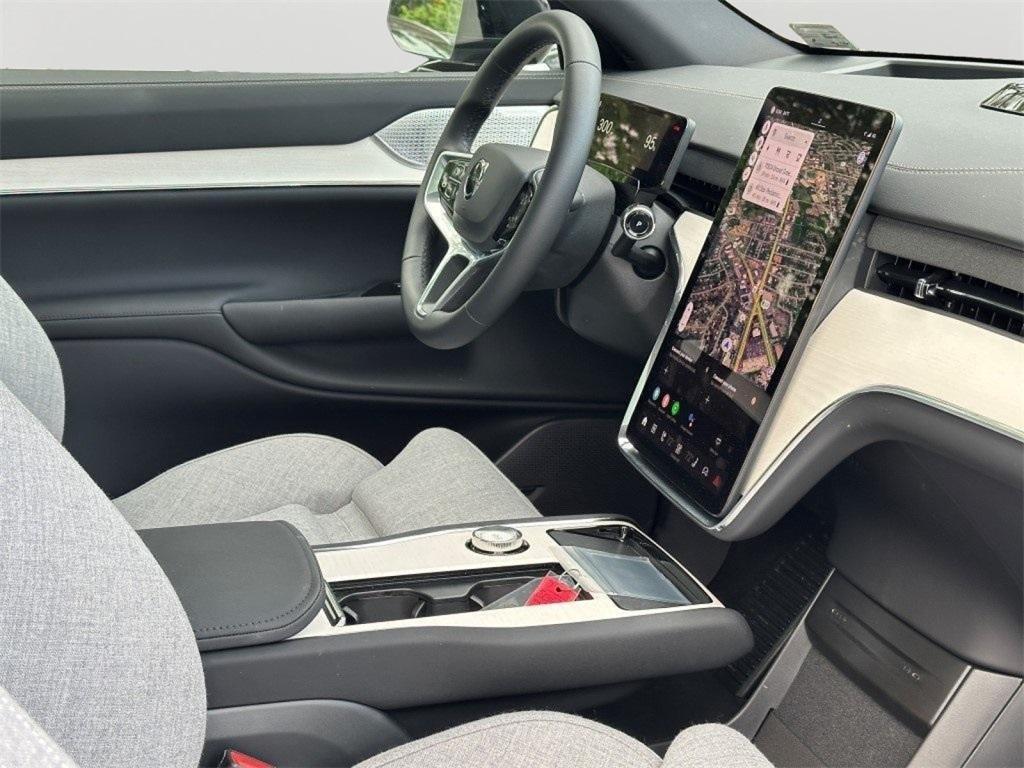 new 2025 Volvo EX90 car, priced at $89,585