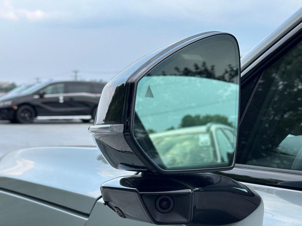 new 2025 Volvo EX90 car, priced at $88,585