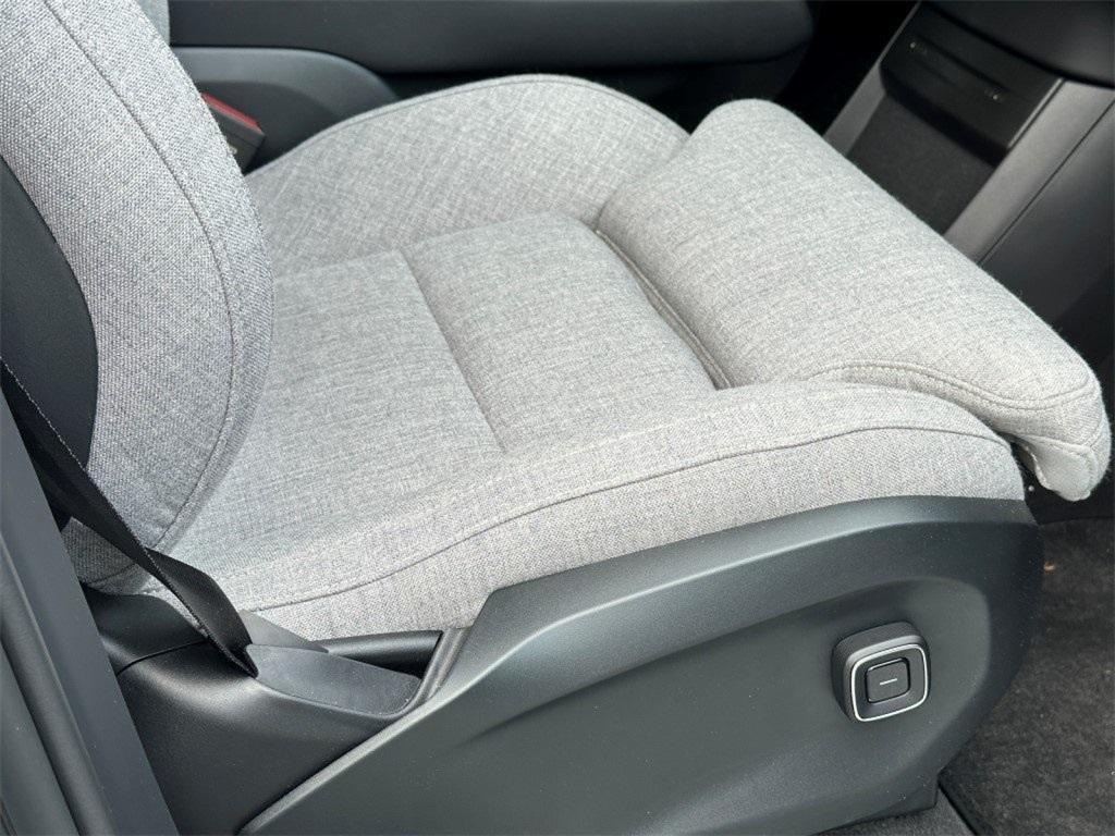 new 2025 Volvo EX90 car, priced at $89,585