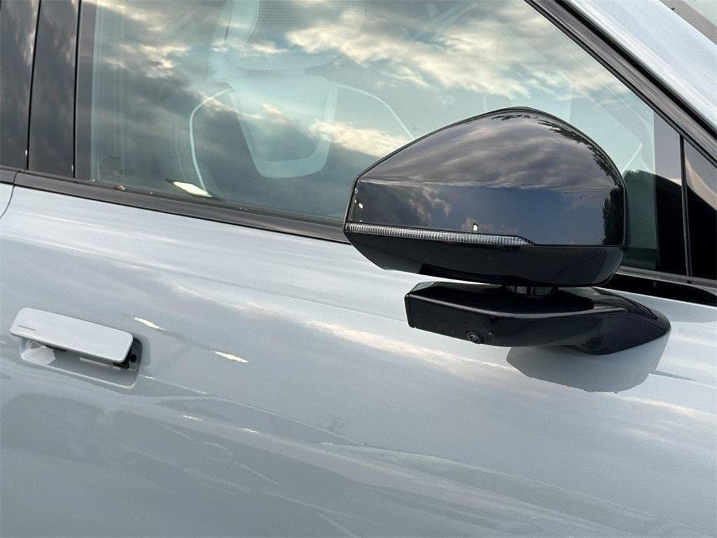 new 2025 Volvo EX90 car, priced at $89,585