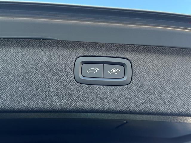 new 2025 Volvo XC90 car, priced at $70,845