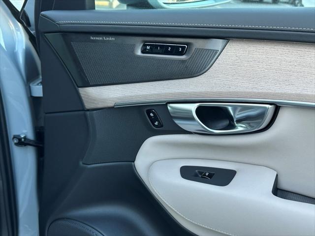 new 2025 Volvo XC90 car, priced at $70,845