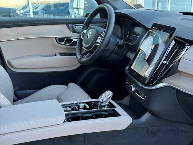 new 2025 Volvo XC90 car, priced at $71,345