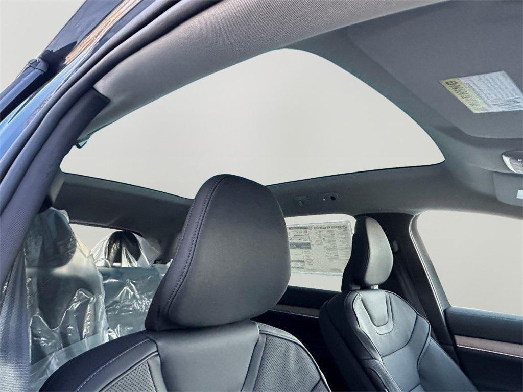 new 2025 Volvo EX90 car, priced at $92,250