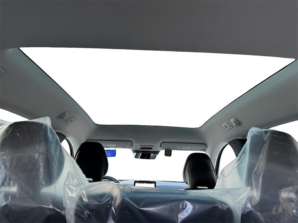 new 2025 Volvo EX90 car, priced at $92,250