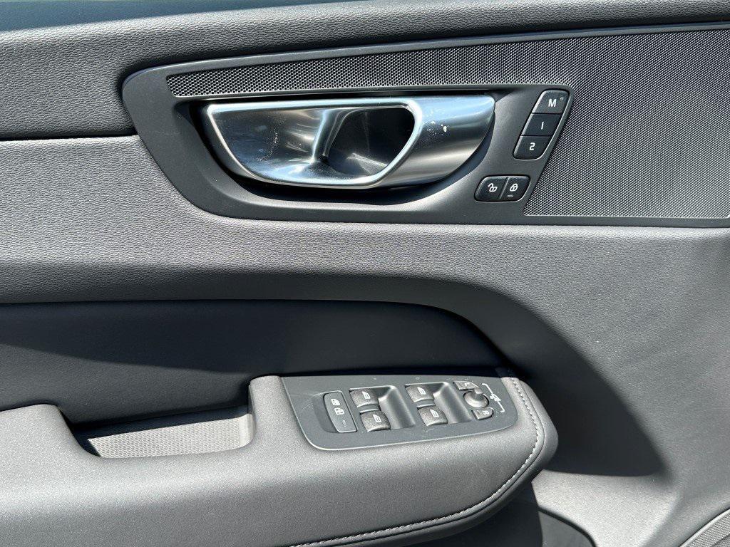 new 2026 Volvo XC60 car, priced at $56,985