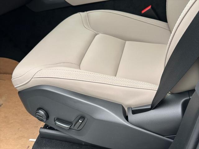 new 2025 Volvo XC90 car, priced at $69,155