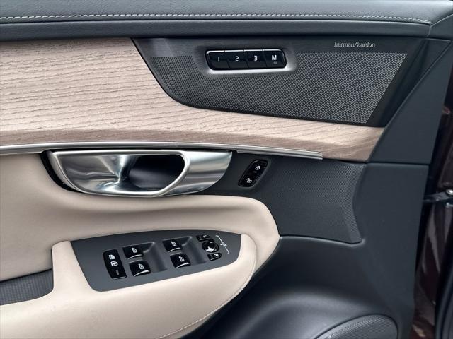 new 2025 Volvo XC90 car, priced at $71,345