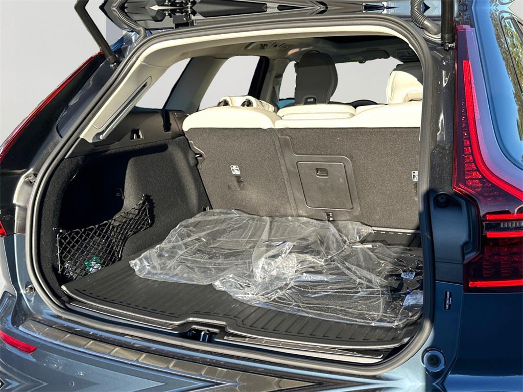 new 2026 Volvo XC60 car, priced at $60,285