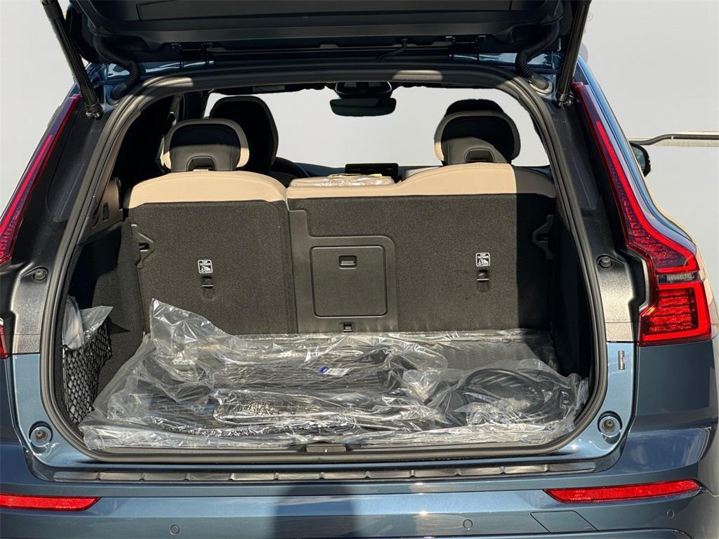 new 2026 Volvo XC60 Plug-In Hybrid car, priced at $66,285