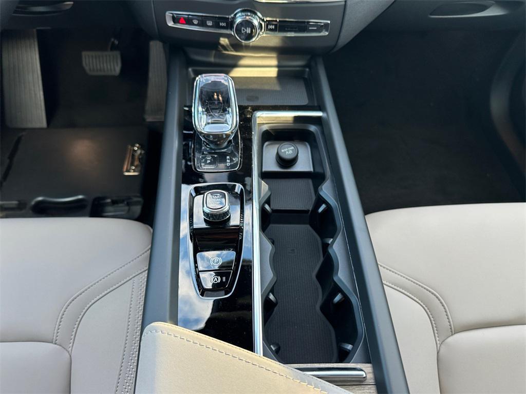 new 2026 Volvo XC60 Plug-In Hybrid car, priced at $66,285