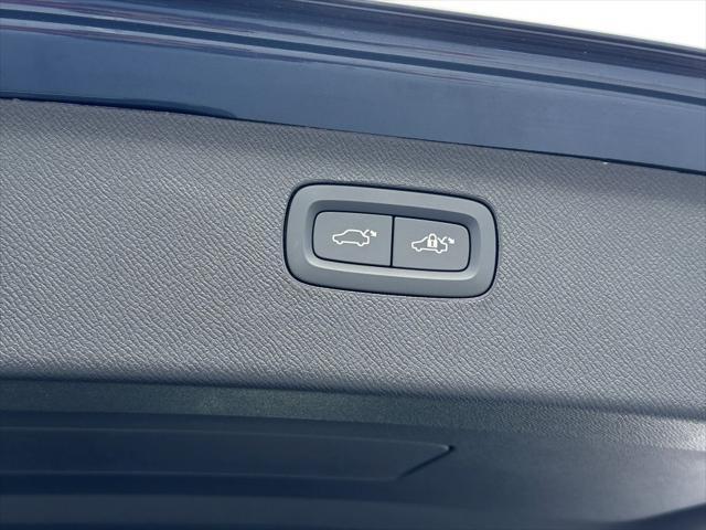 new 2025 Volvo XC90 car